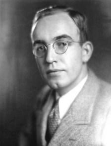 Photo portrait of a man in circular glasses